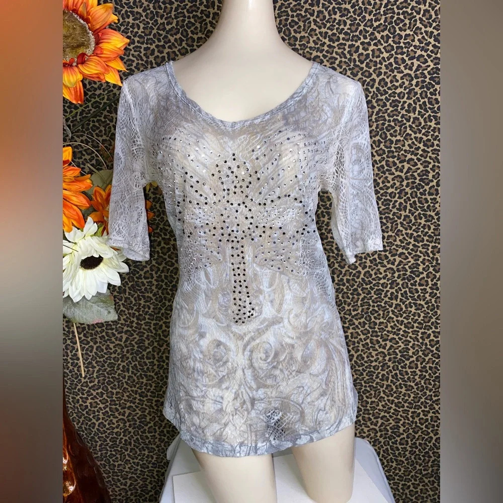 🦋B2G1🦋DAYTRIP Mesh Bling Cross Shirt | SMALL |